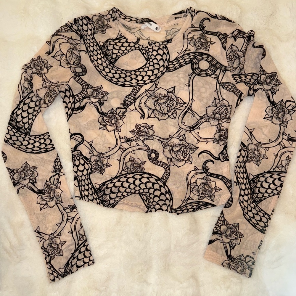 Snake & Rose Print Long Sleeve Crop Tee - Nude/Black